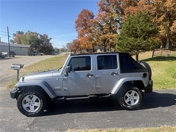2013 Jeep Wrangler Unlimited 4WD 4dr Sahara