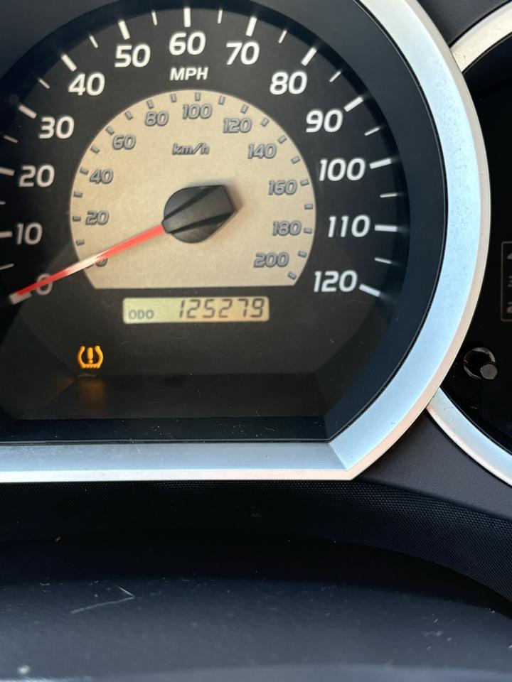 Toyota Tacoma 4WD Access V6 MT (Natl) 2010