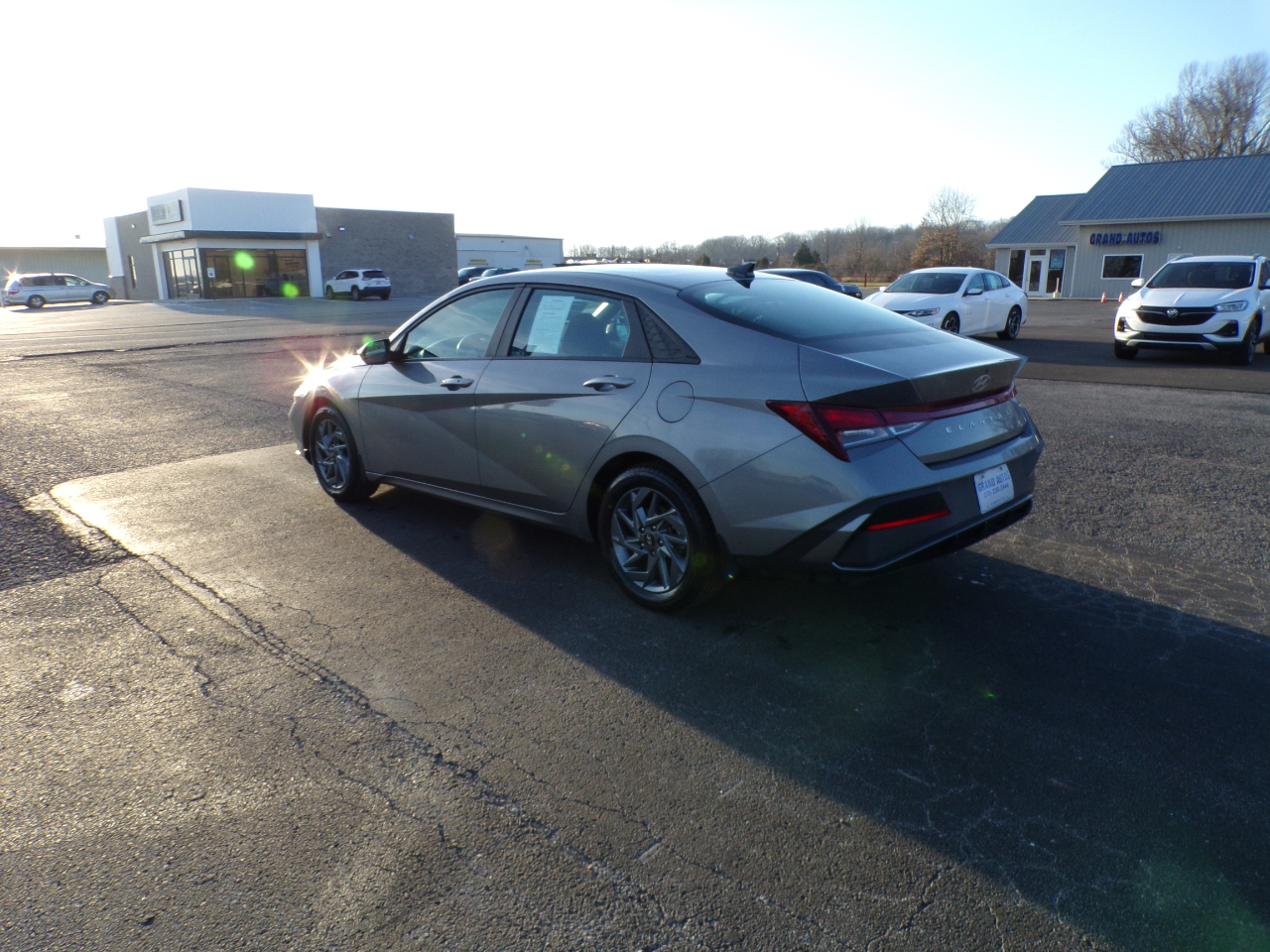 Hyundai Elantra SEL 2024