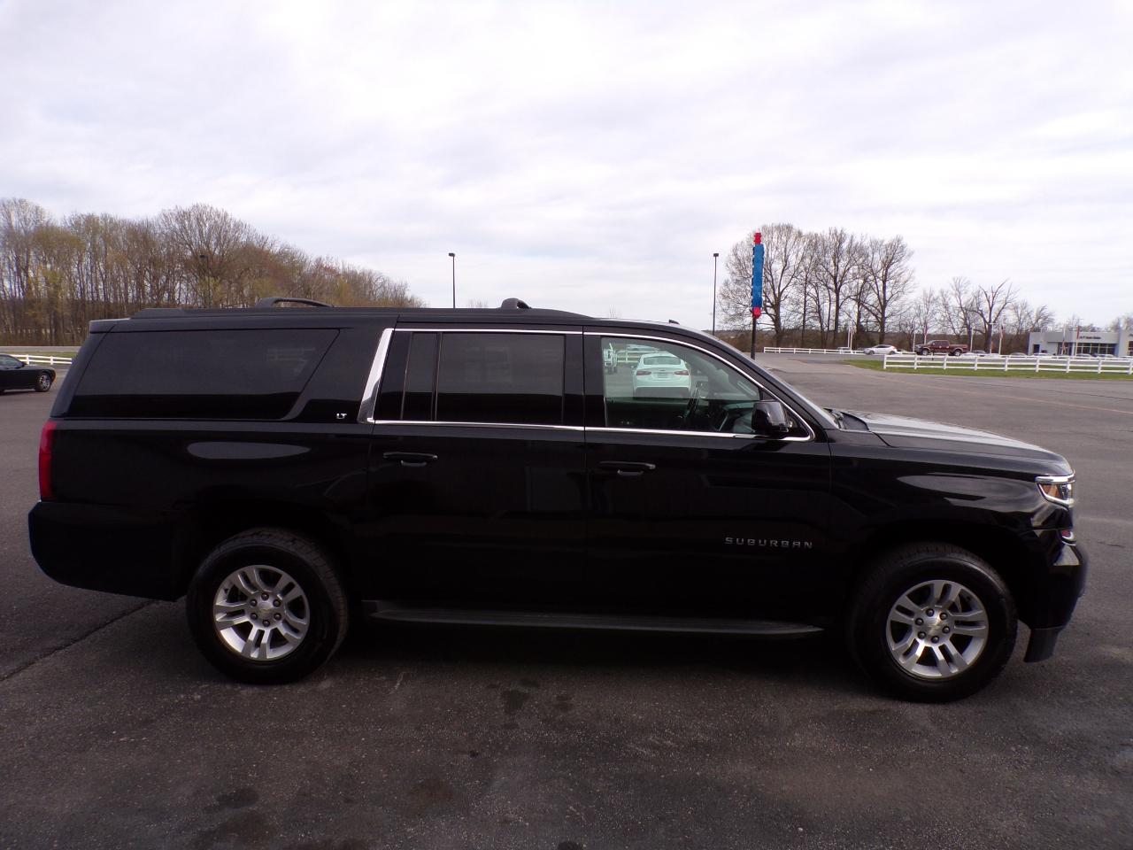 Chevrolet Suburban LT 4WD 2018