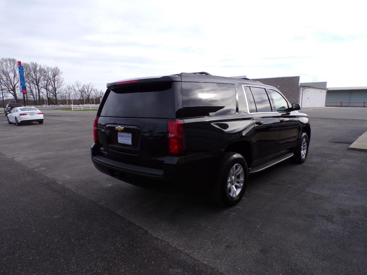 Chevrolet Suburban LT 4WD 2018