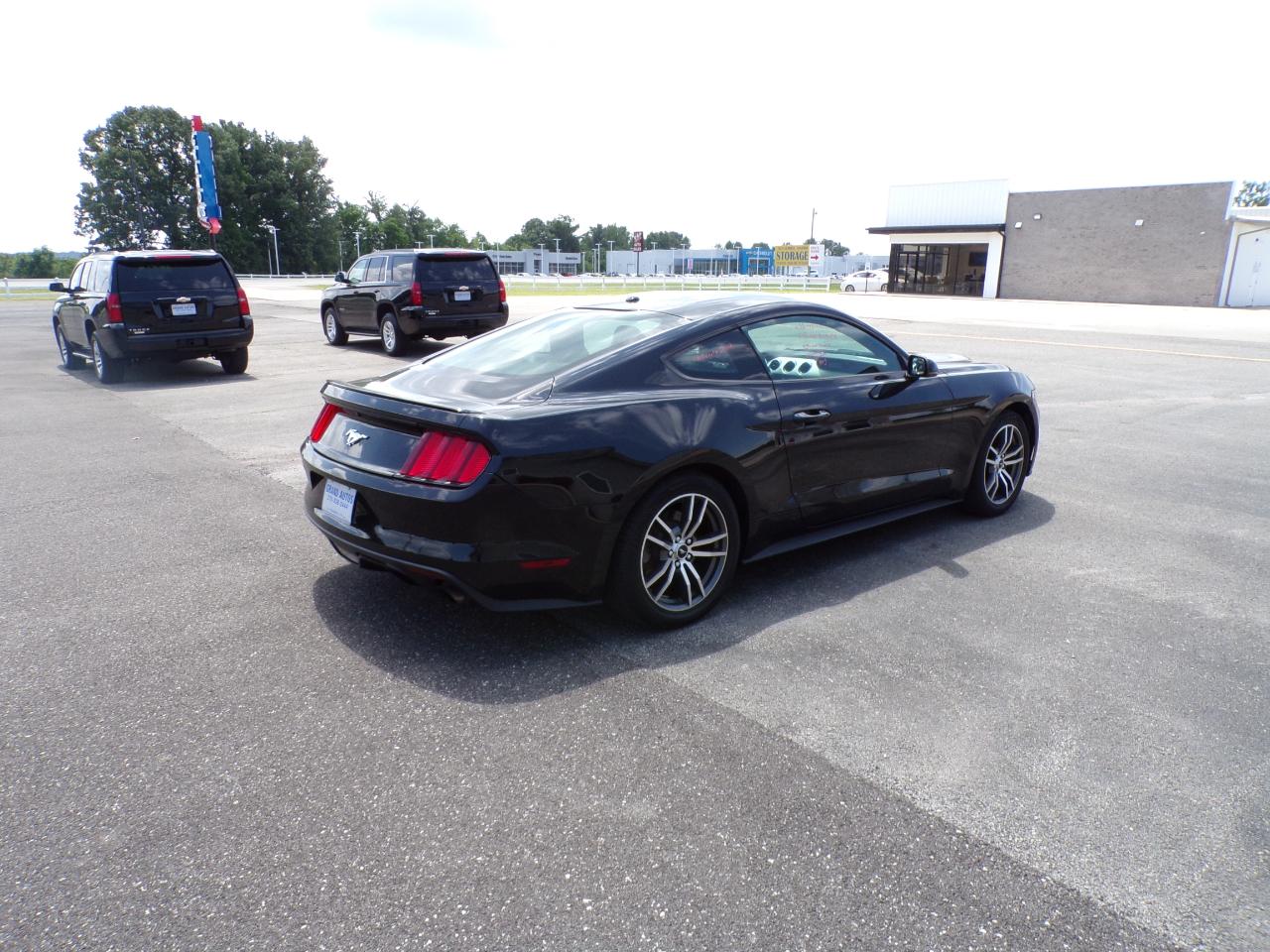 Ford Mustang EcoBoost Coupe 2016