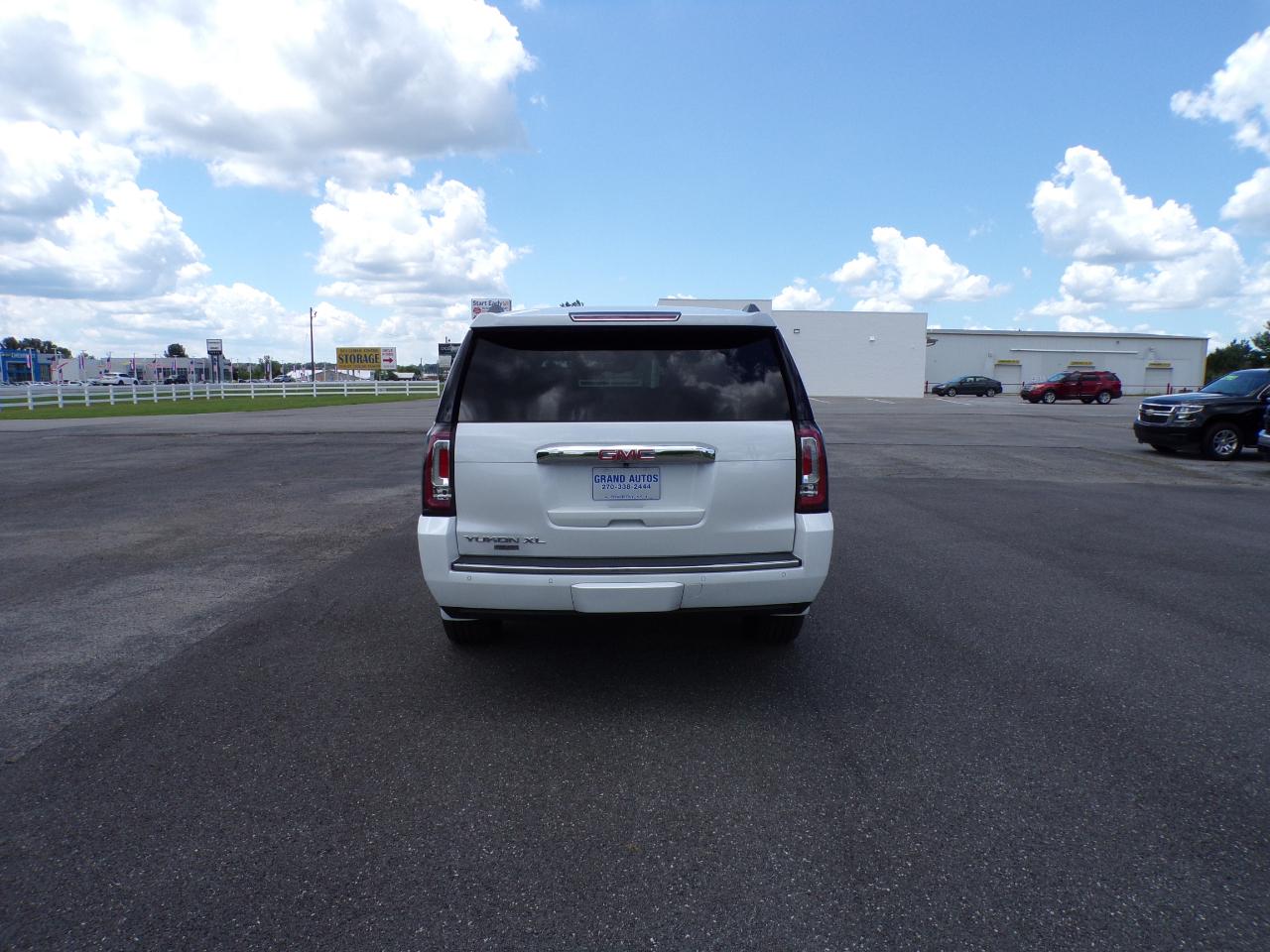 GMC Yukon XL Denali 4WD 2016
