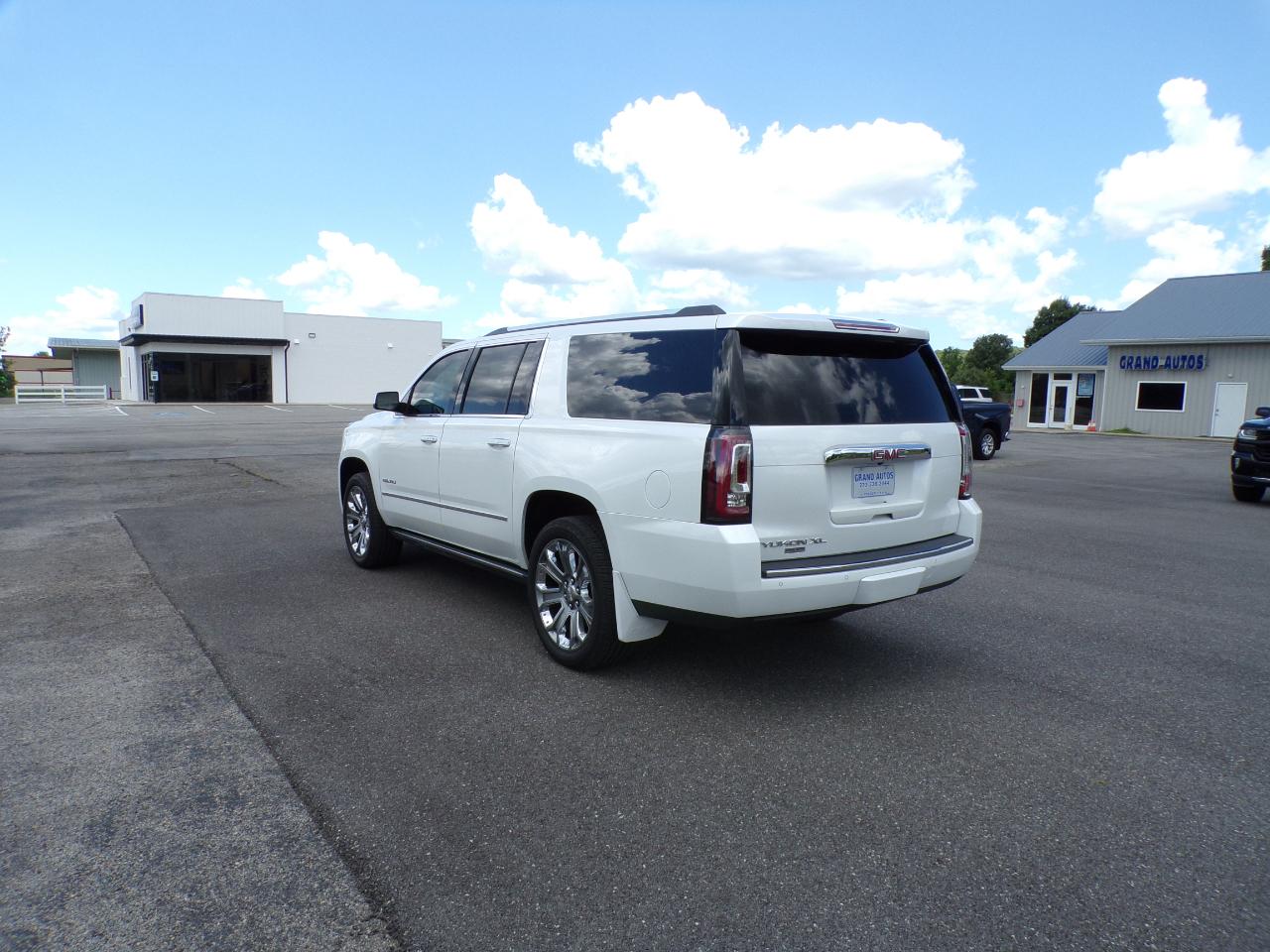 GMC Yukon XL Denali 4WD 2016