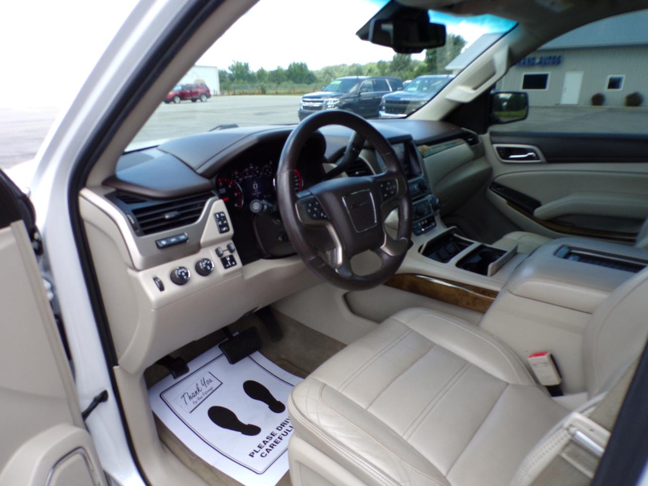 GMC Yukon XL Denali 4WD 2016