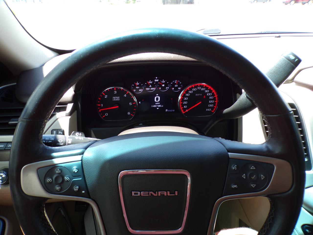 GMC Yukon XL Denali 4WD 2016