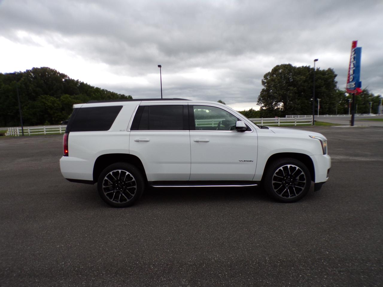 GMC Yukon SLT 4WD 2018