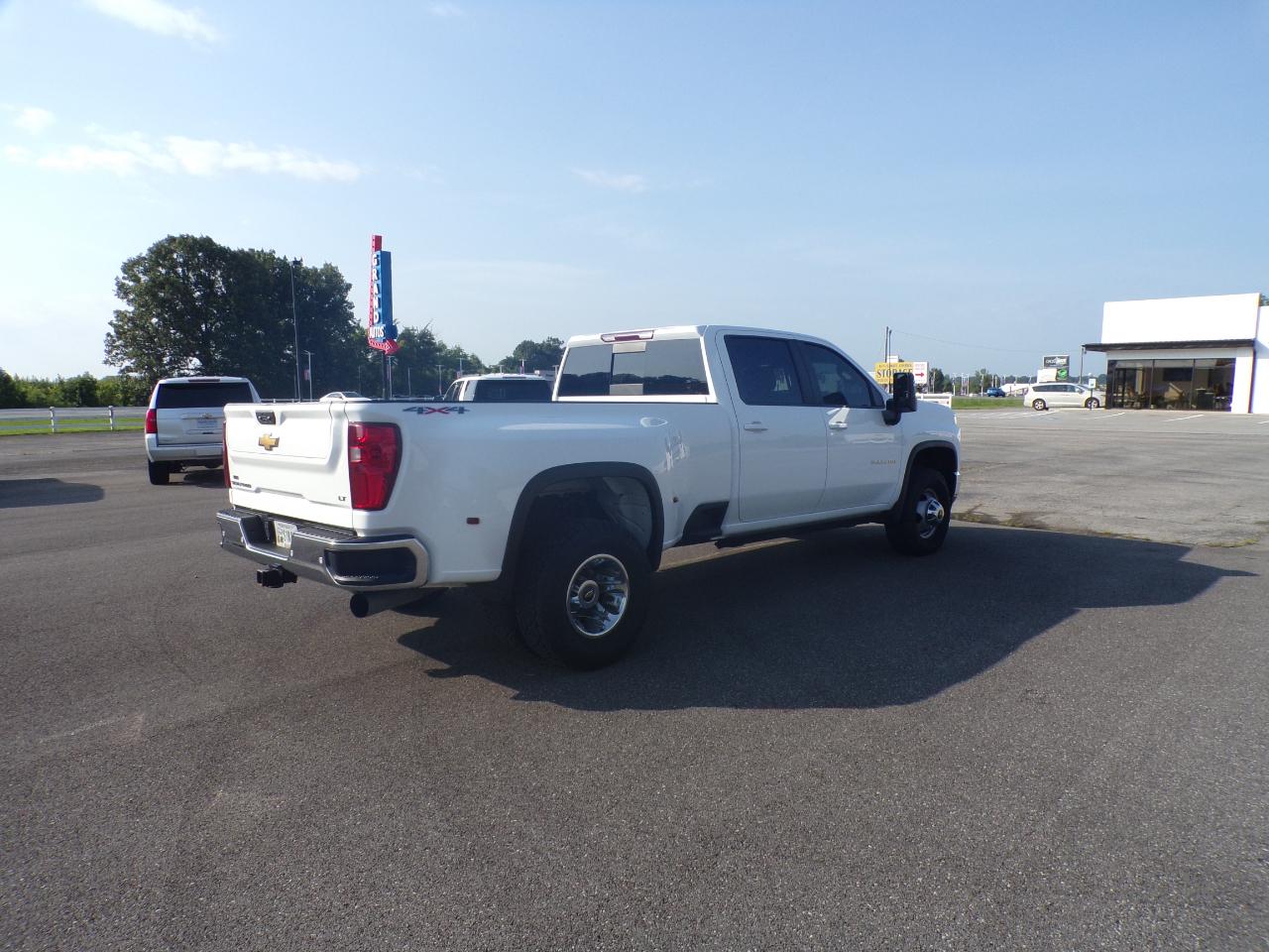 Chevrolet Silverado 3500HD LT Crew Cab 4WD 2023