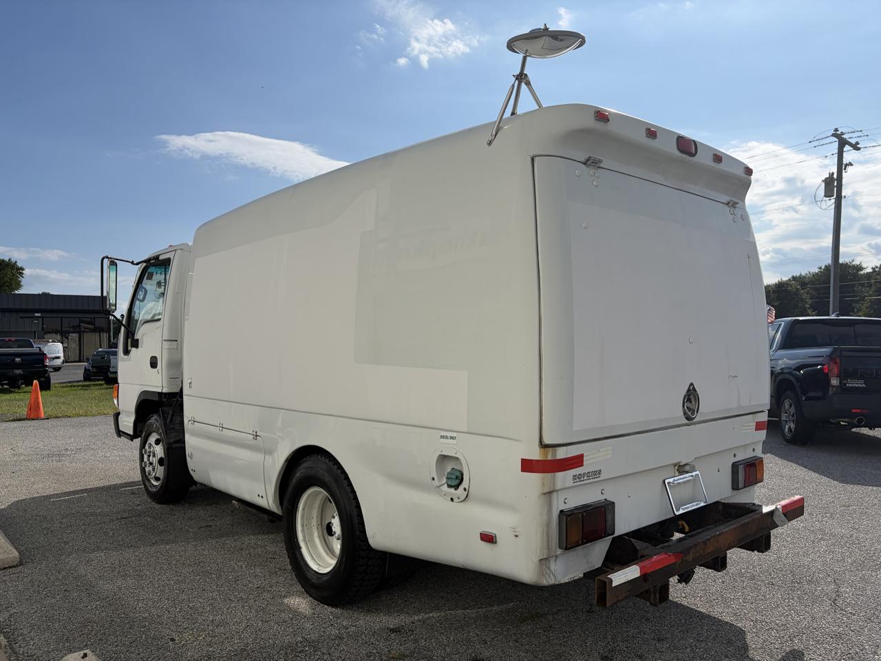 Isuzu W4S042 NPR HD DSL REG 109" WB 14500 GVWR AT OBT AIR PWL 2005