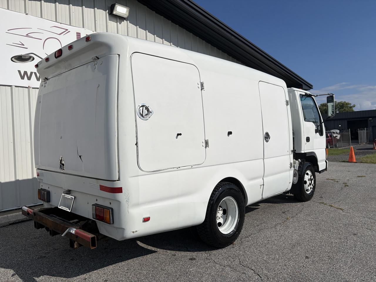 Isuzu W4S042 NPR HD DSL REG 109" WB 14500 GVWR AT OBT AIR PWL 2005