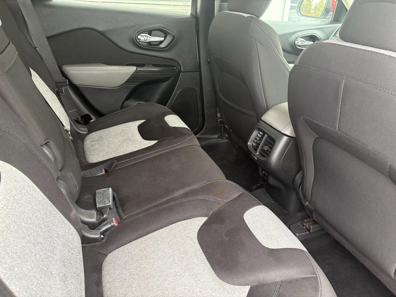 Jeep Cherokee 4WD 4dr Latitude 2014