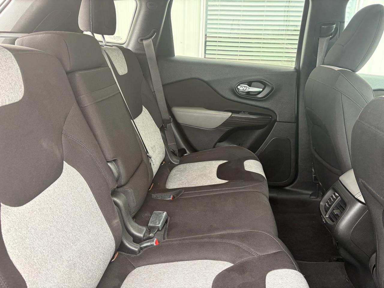 Jeep Cherokee 4WD 4dr Latitude 2014