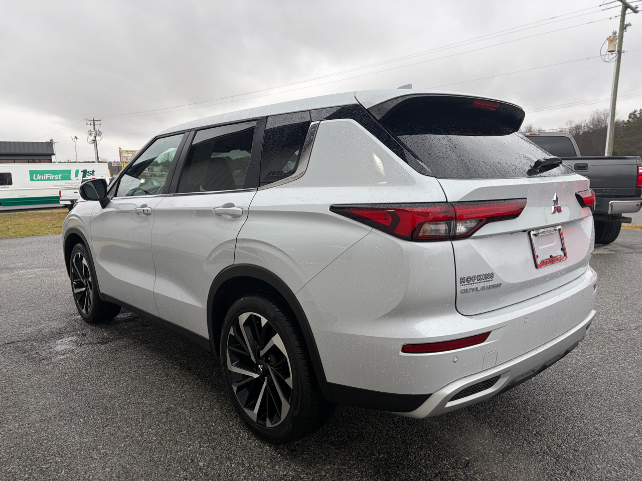 Mitsubishi Outlander SE FWD 2024