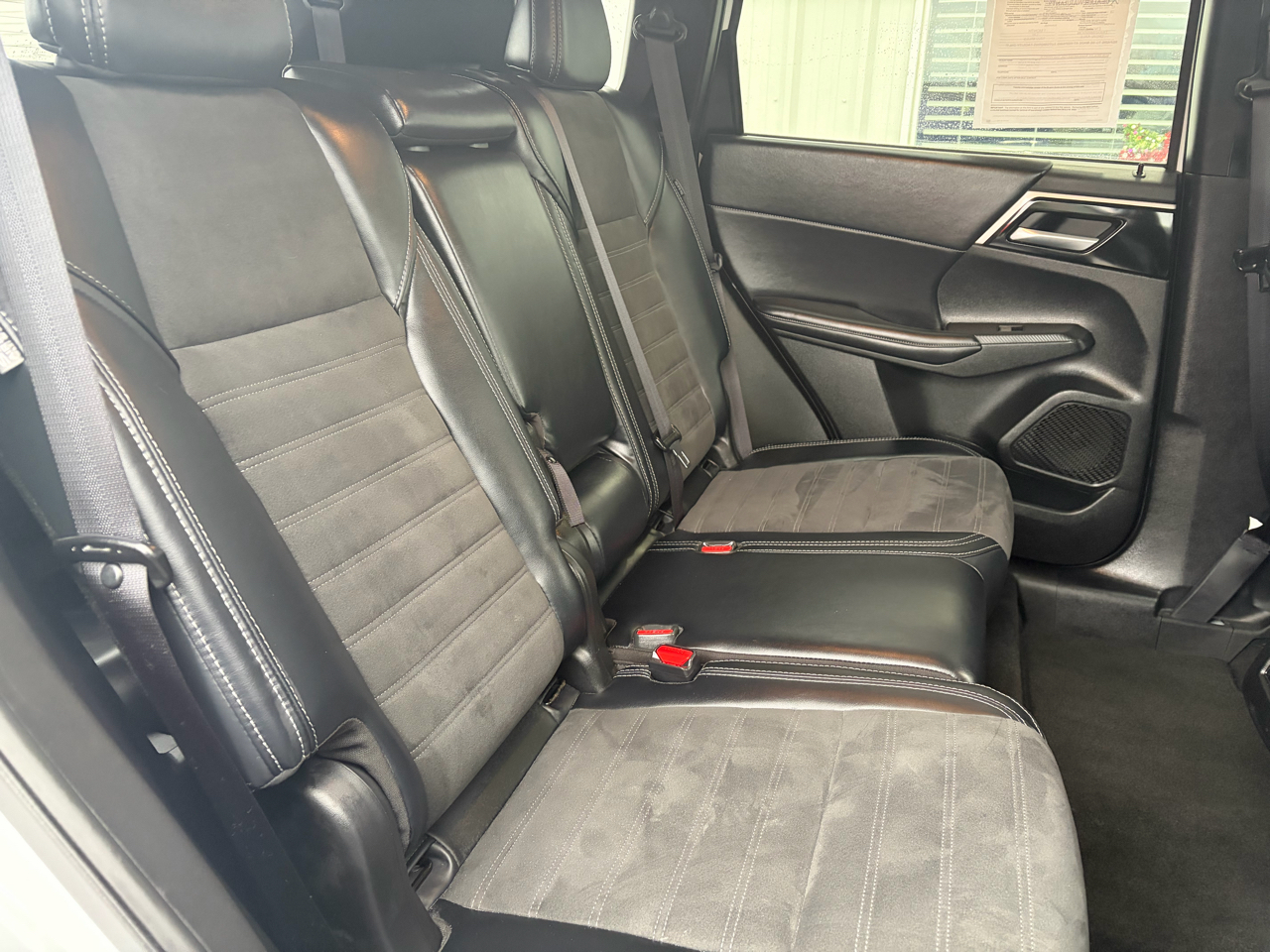 Mitsubishi Outlander SE FWD 2024