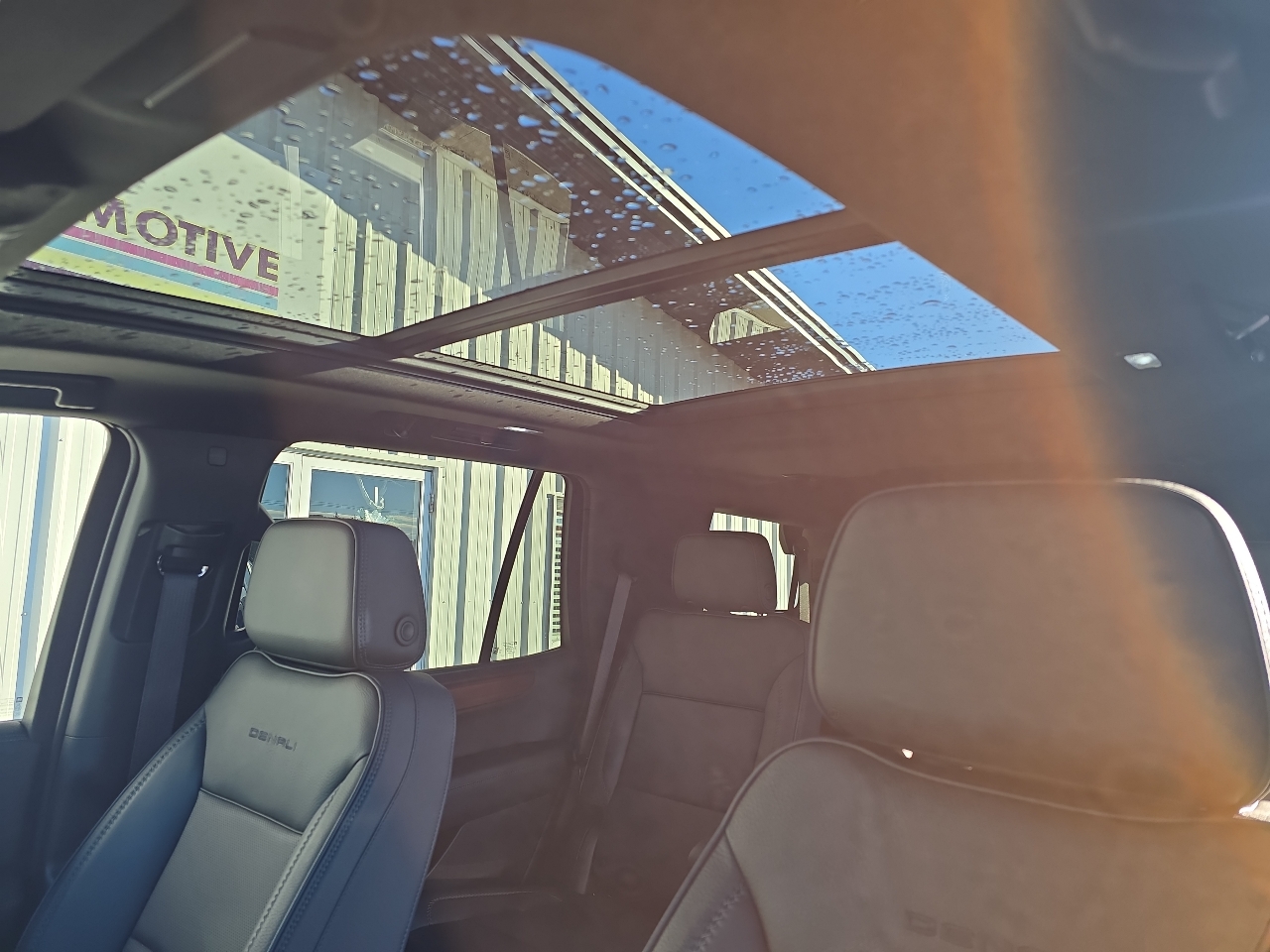 GMC Yukon 4WD 4dr Denali 2025