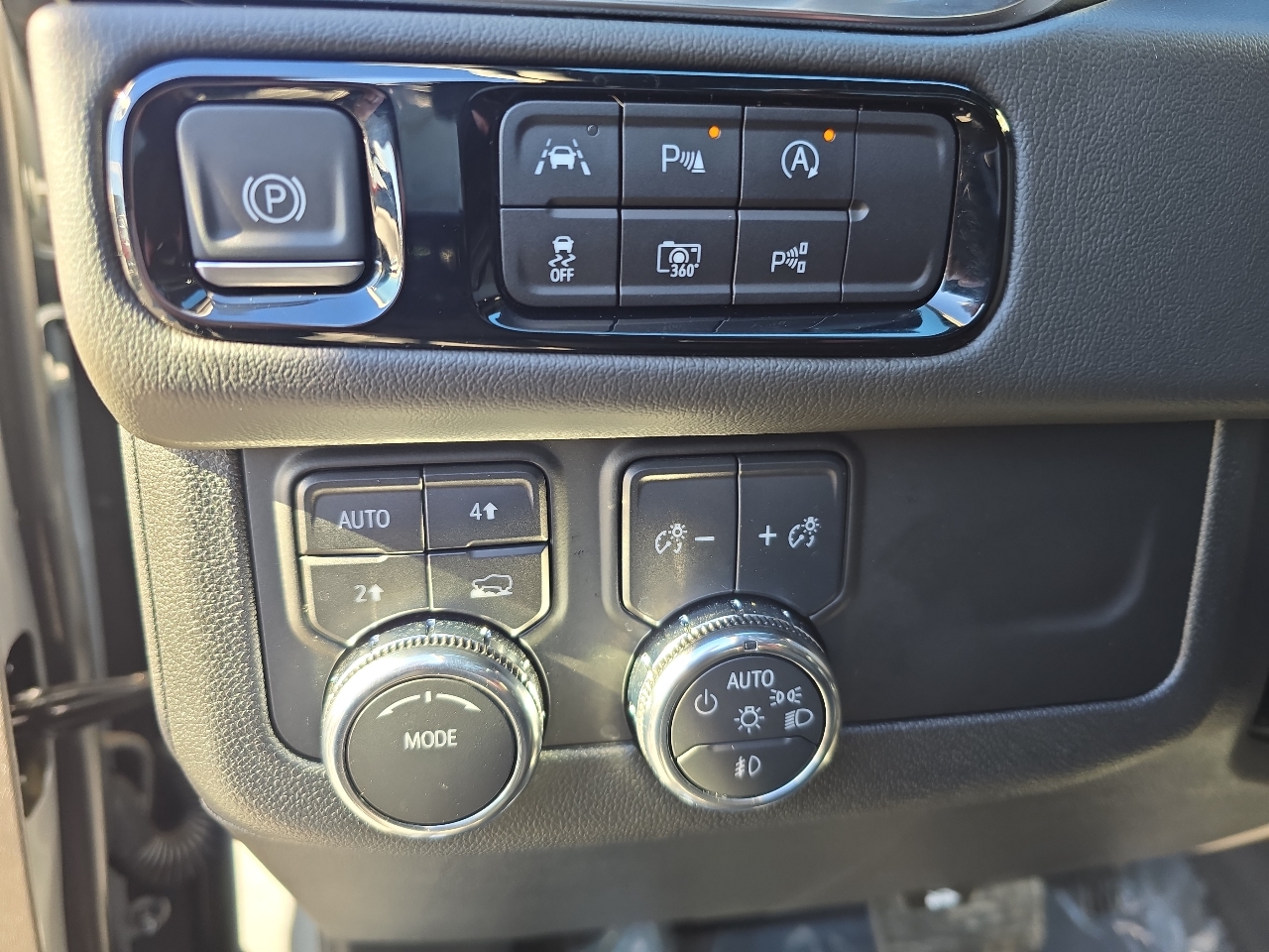 GMC Yukon 4WD 4dr Denali 2025