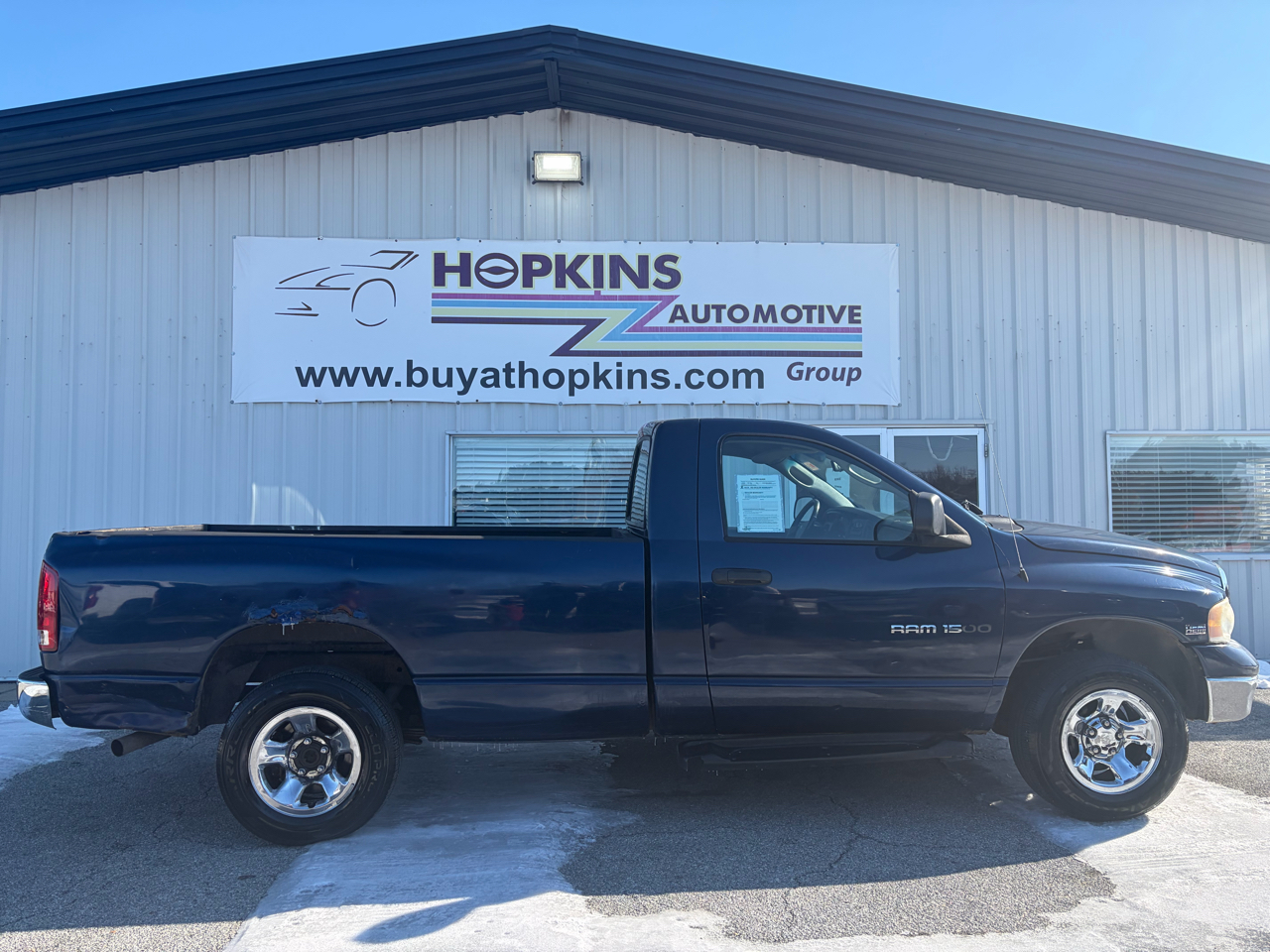 2004 Dodge Ram 1500 2dr Reg Cab 140.5" WB 4WD SLT