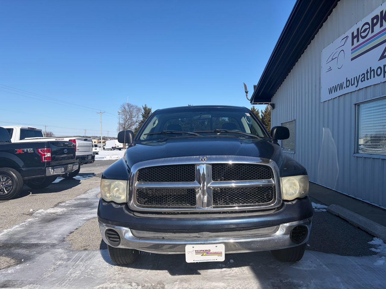 Dodge Ram 1500 2dr Reg Cab 140.5" WB 4WD SLT 2004