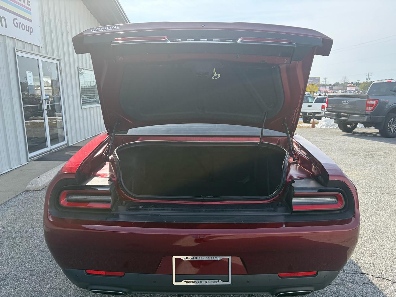 Dodge Challenger SXT Plus RWD 2018