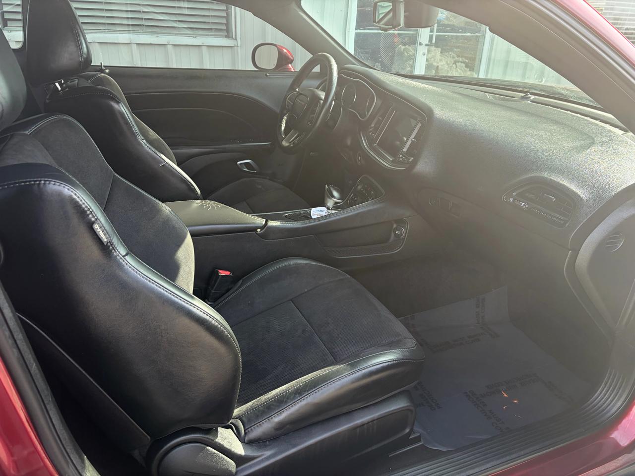 Dodge Challenger SXT Plus RWD 2018