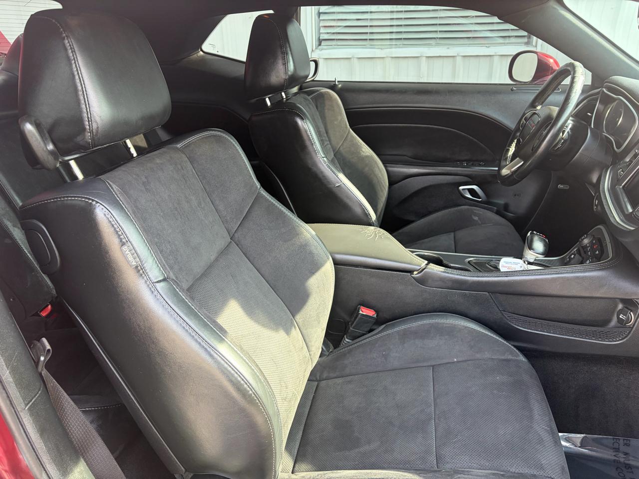 Dodge Challenger SXT Plus RWD 2018