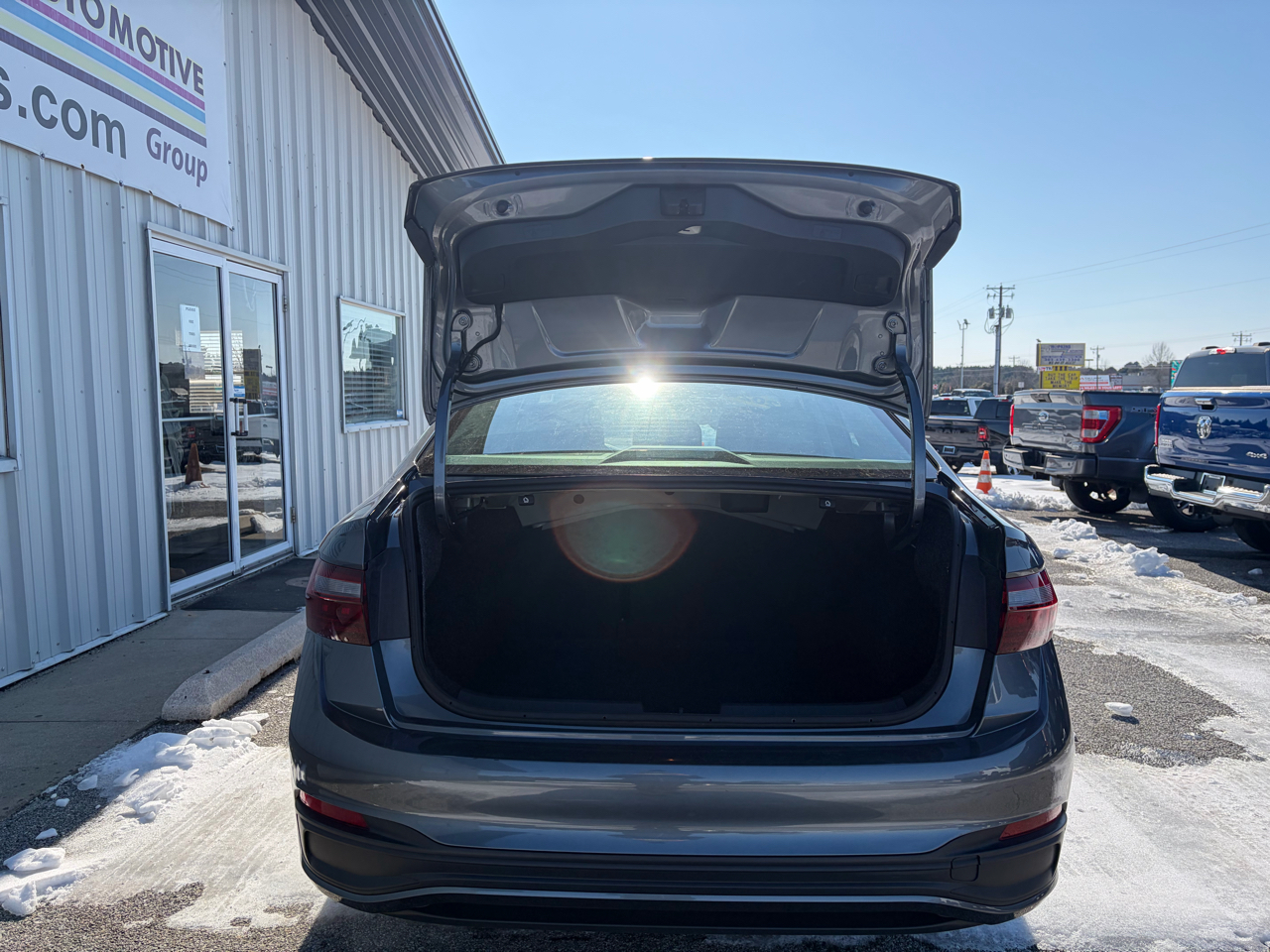 Volkswagen Jetta SE Auto 2024