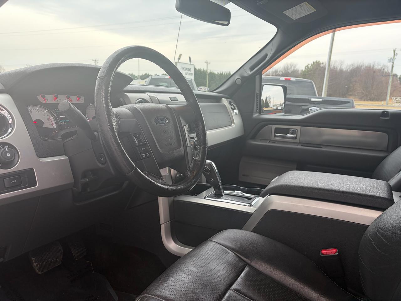 Ford F-150 4WD SuperCrew 145" XL 2013