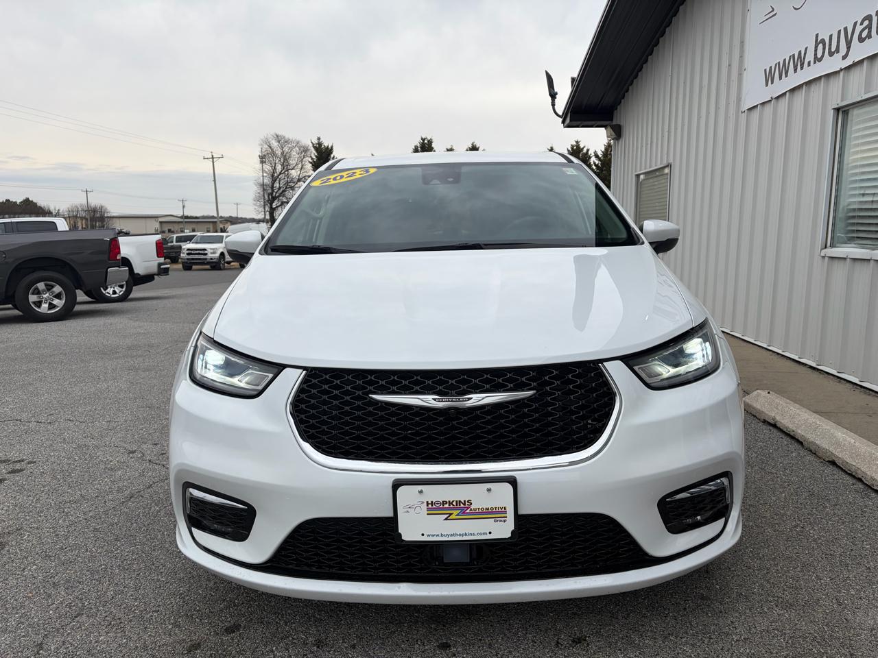 Chrysler Pacifica Touring L FWD 2023