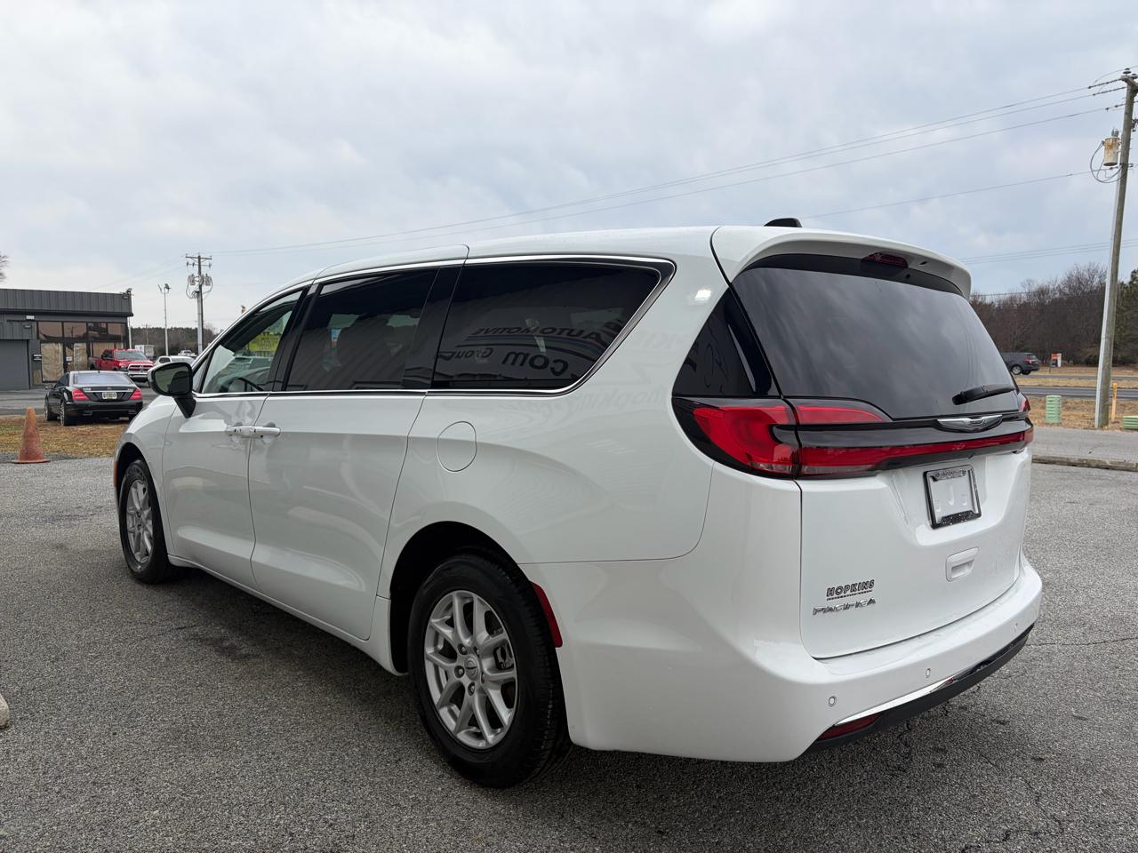 Chrysler Pacifica Touring L FWD 2023