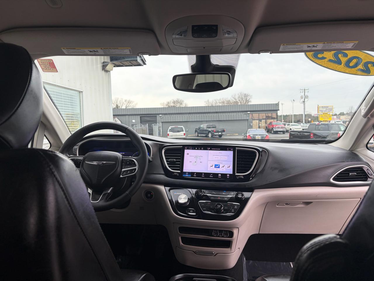 Chrysler Pacifica Touring L FWD 2023