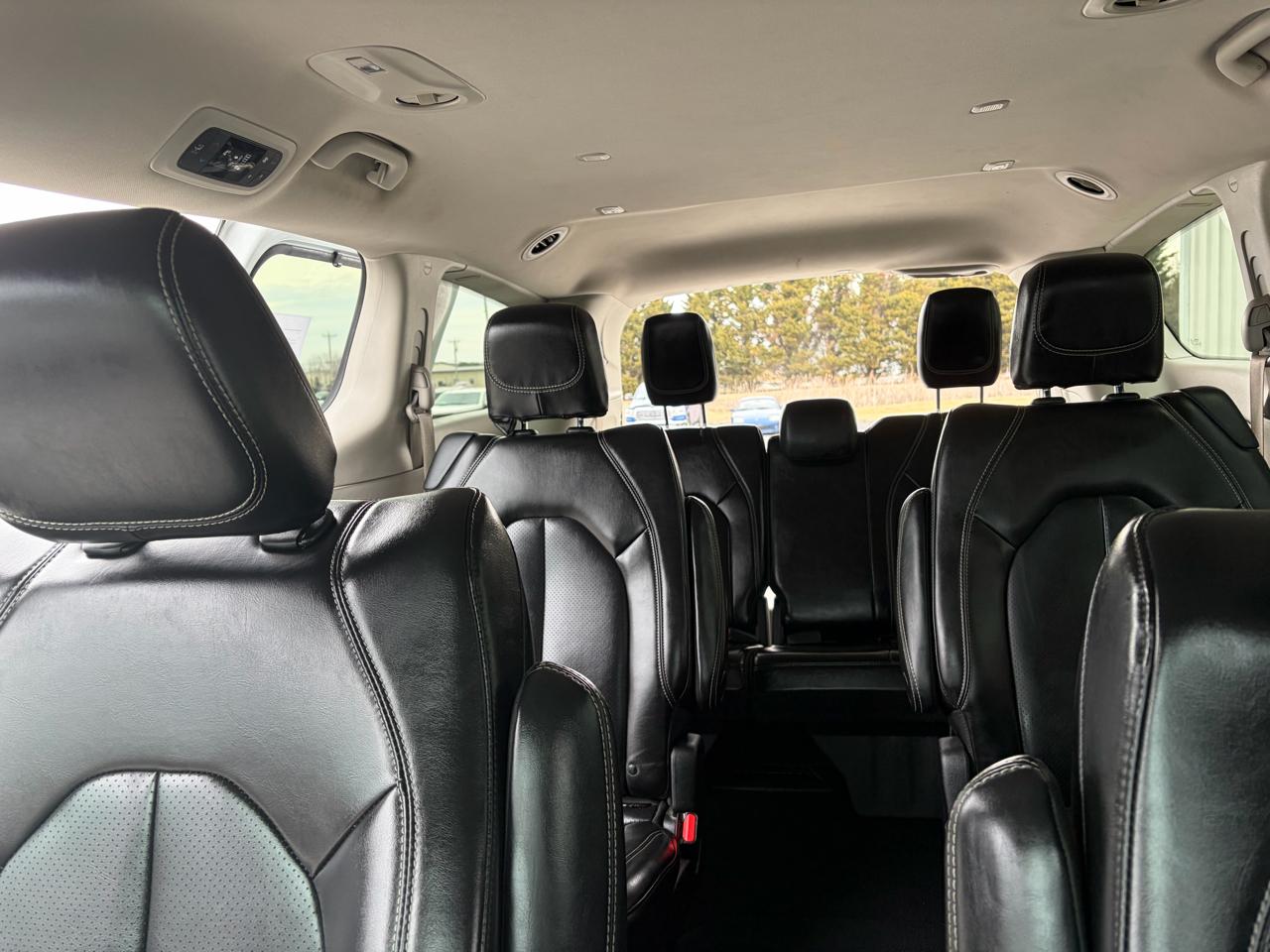 Chrysler Pacifica Touring L FWD 2023