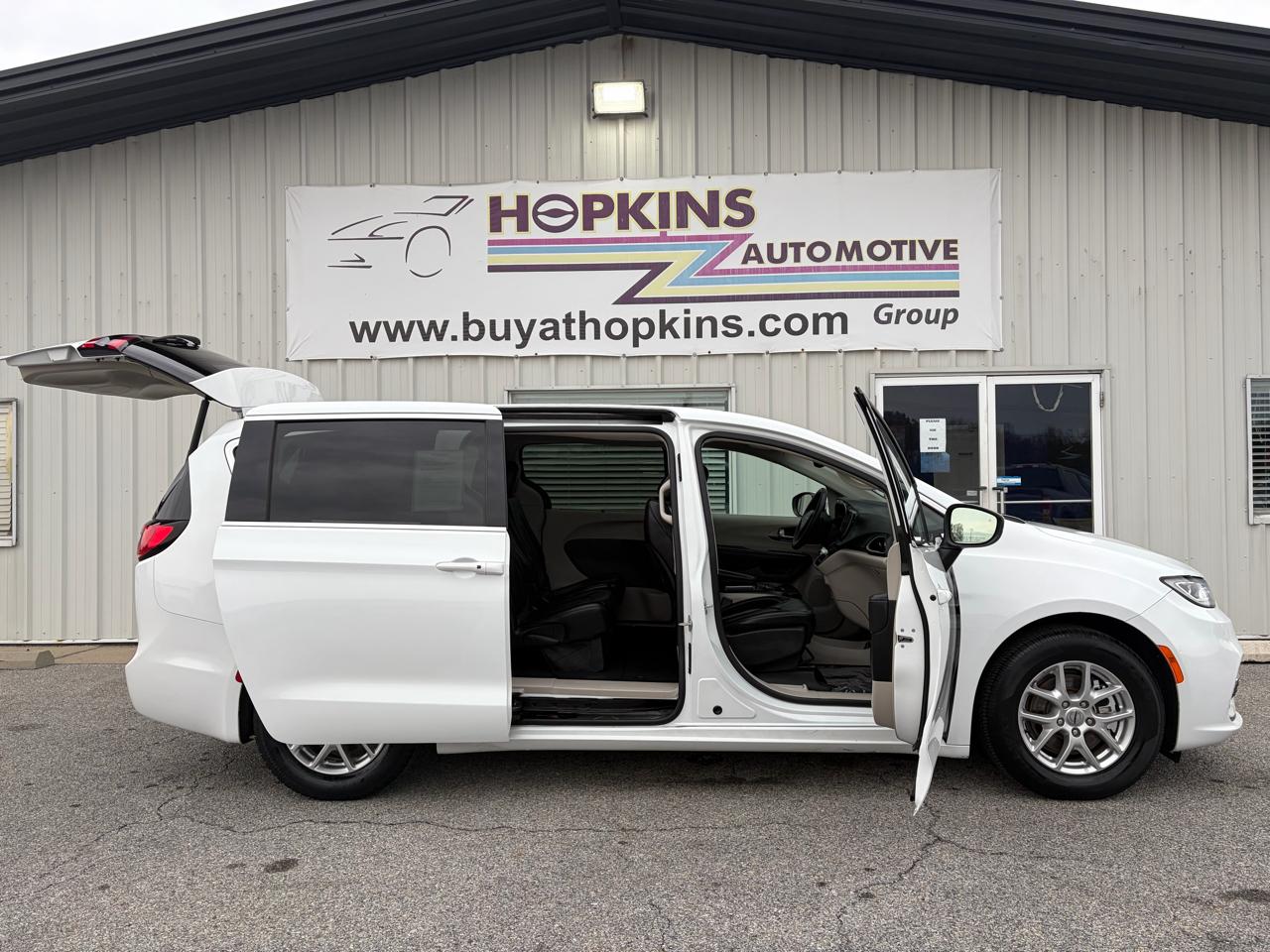 Chrysler Pacifica Touring L FWD 2023