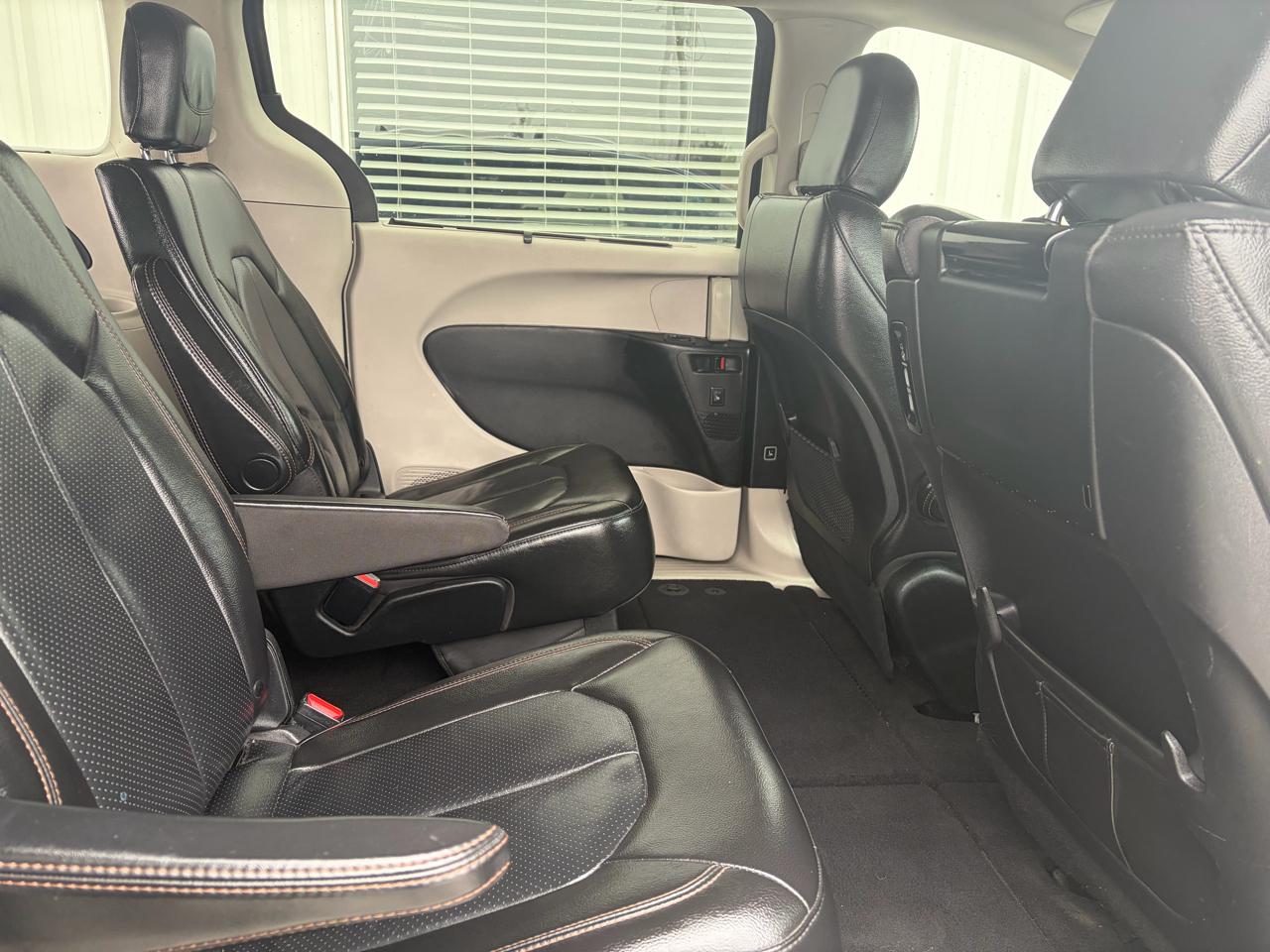 Chrysler Pacifica Touring L Plus FWD 2020