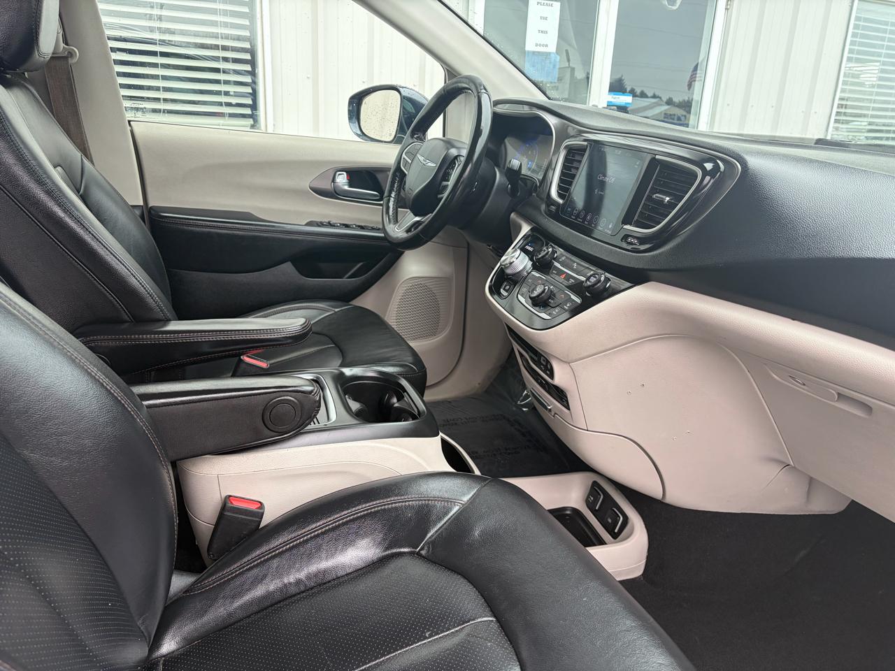 Chrysler Pacifica Touring L Plus FWD 2020