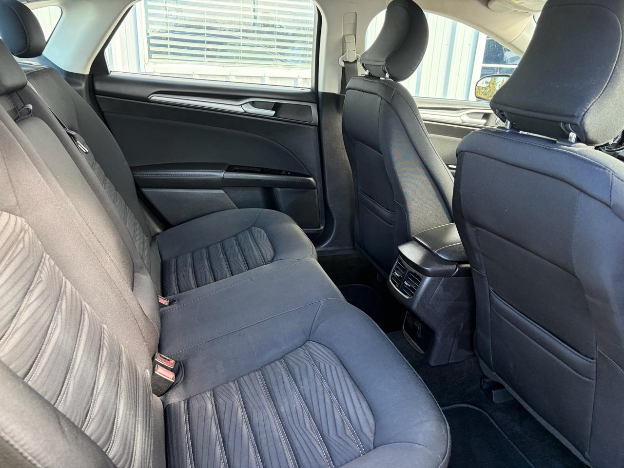 Ford Fusion 4dr Sdn SE FWD 2016