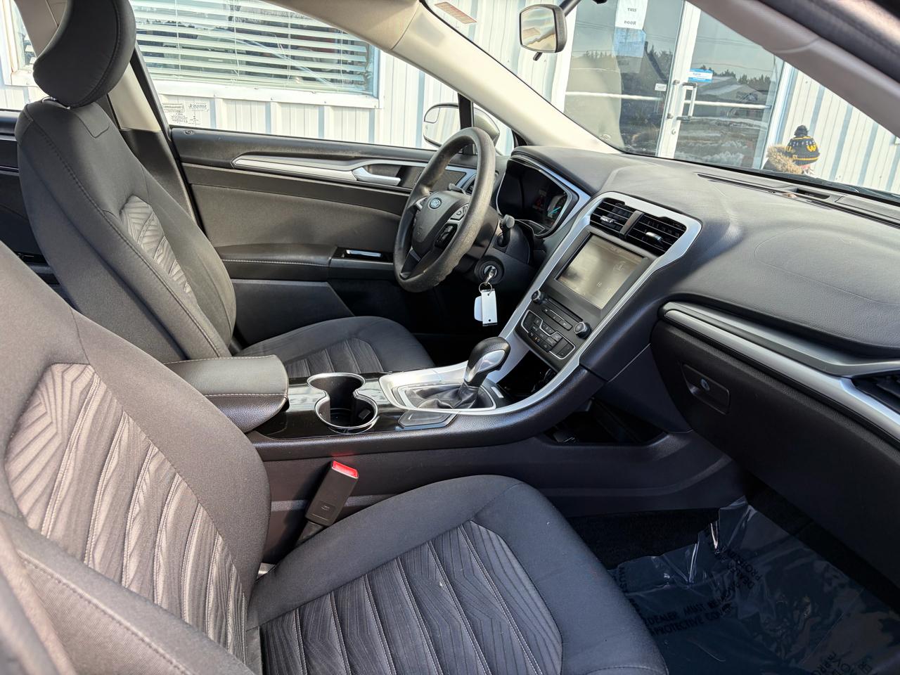 Ford Fusion 4dr Sdn SE FWD 2016