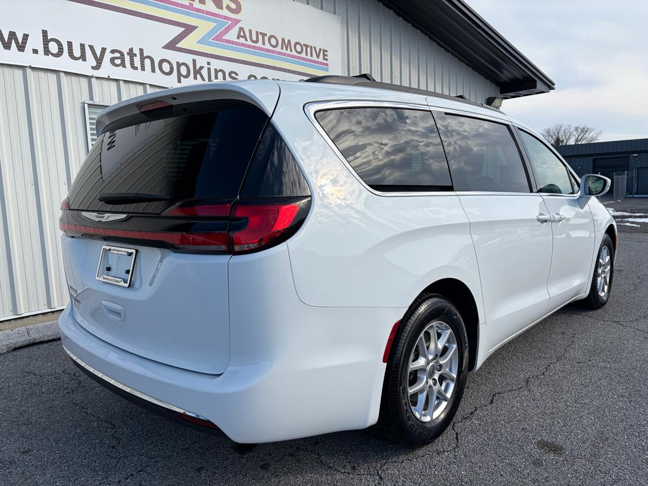 Chrysler Pacifica Touring L FWD 2022