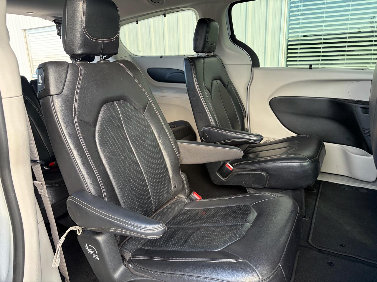 Chrysler Pacifica Touring L FWD 2022