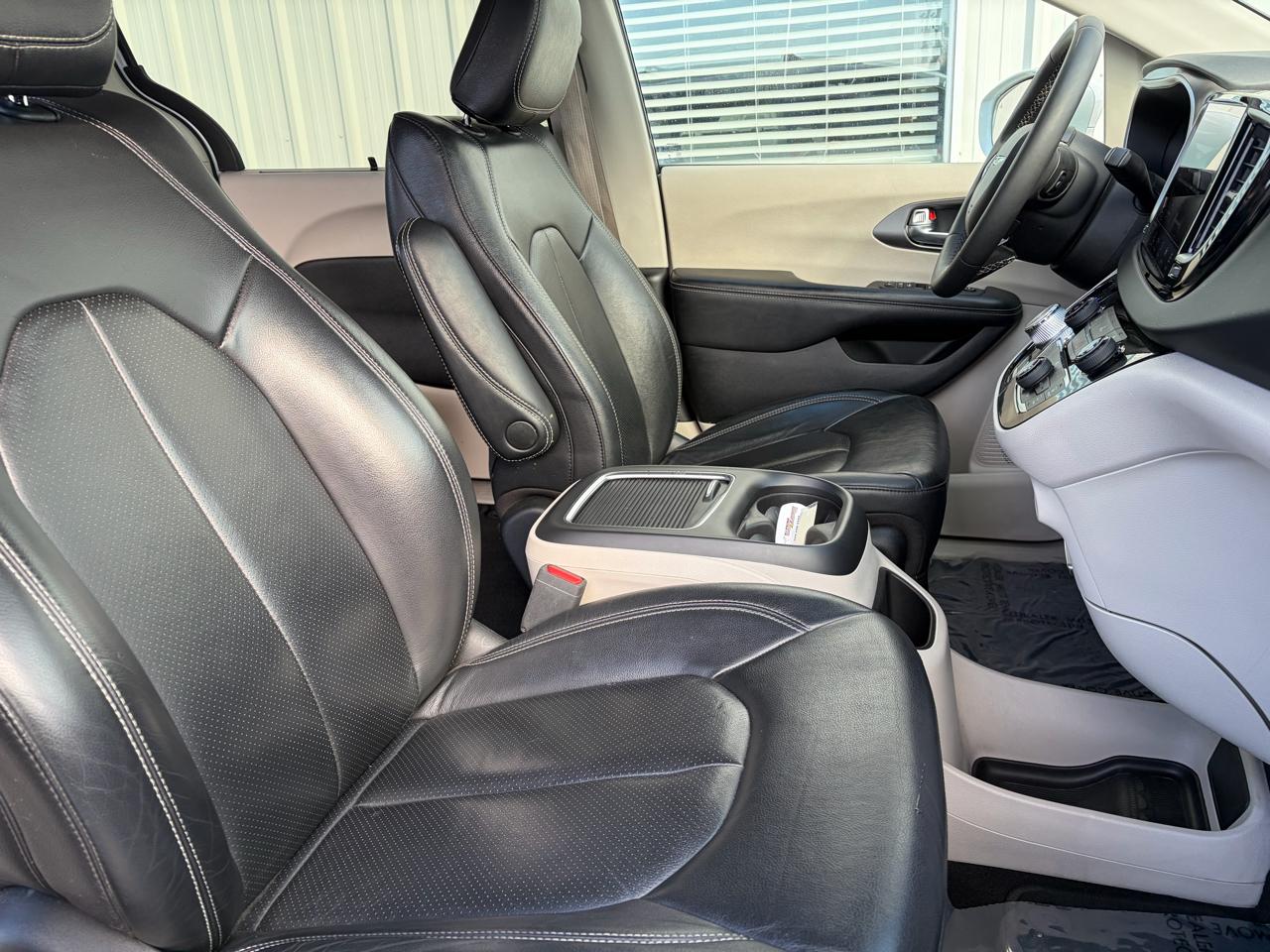 Chrysler Pacifica Touring L FWD 2022