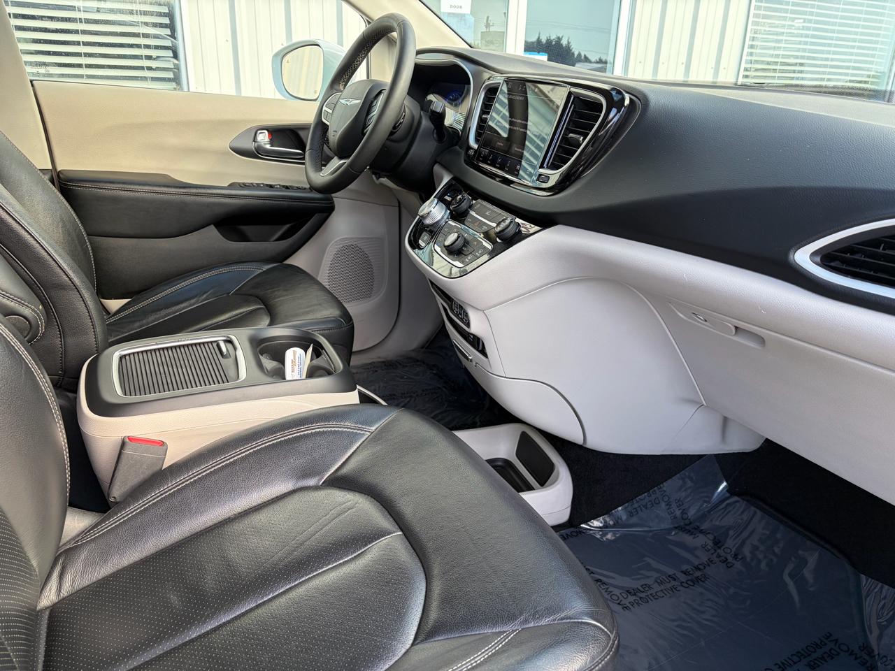 Chrysler Pacifica Touring L FWD 2022