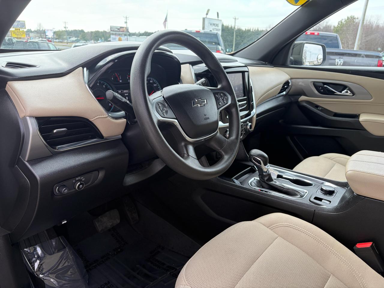 Chevrolet Traverse FWD 4dr LS w/1LS 2023