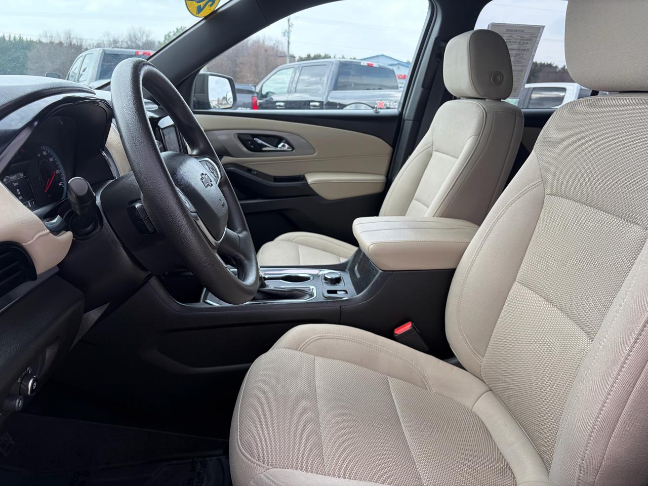 Chevrolet Traverse FWD 4dr LS w/1LS 2023