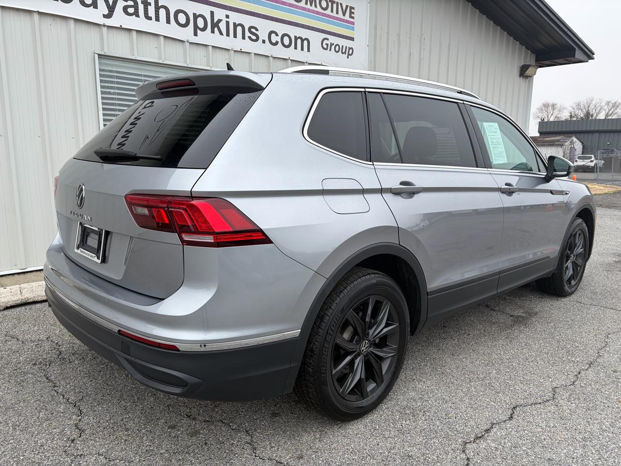 Volkswagen Tiguan 2.0T SE FWD 2024