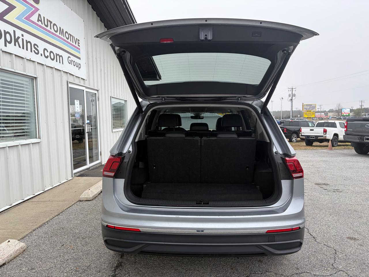 Volkswagen Tiguan 2.0T SE FWD 2024