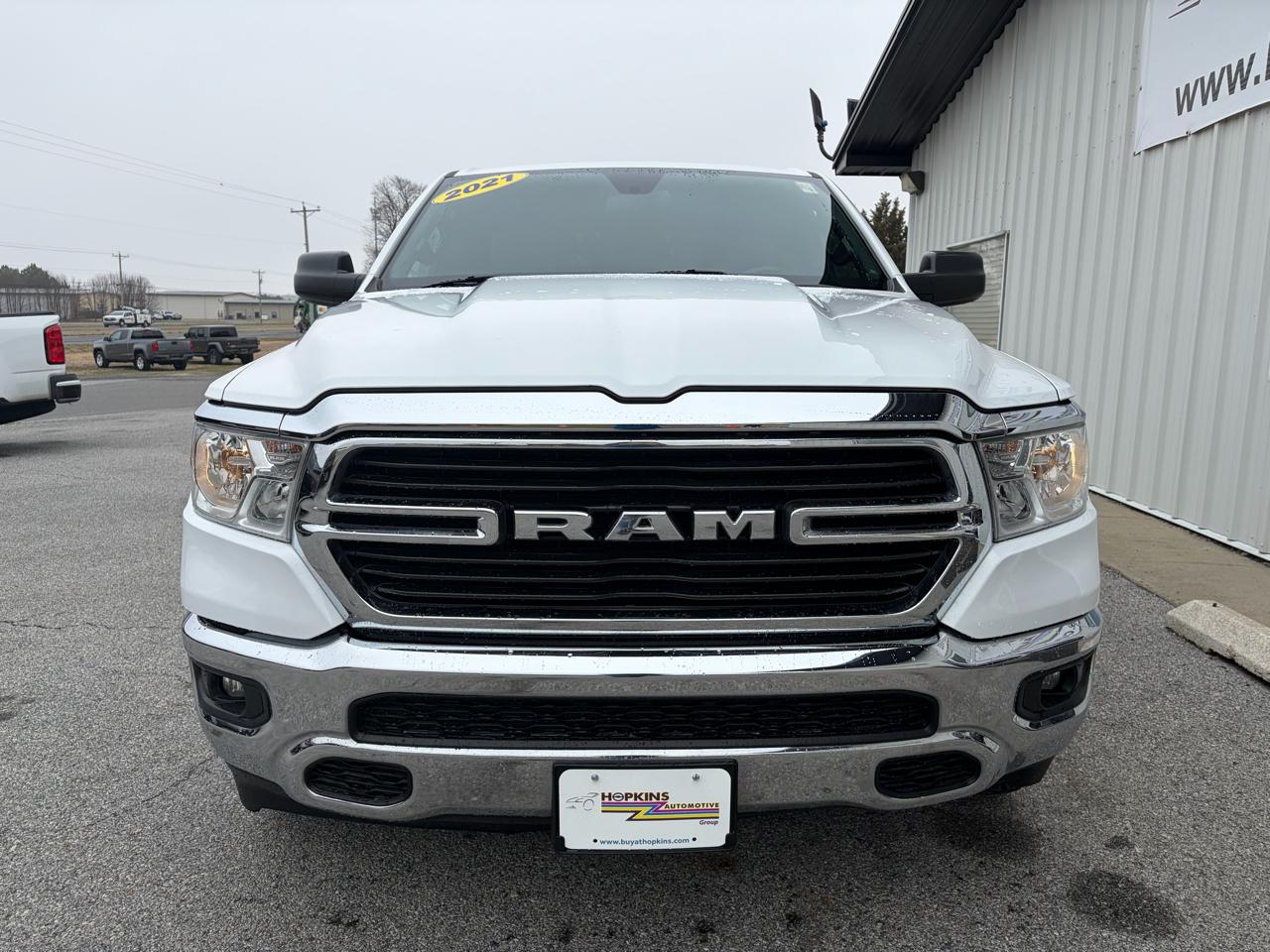 RAM 1500 Big Horn 4x4 Crew Cab 5'7" Box 2021