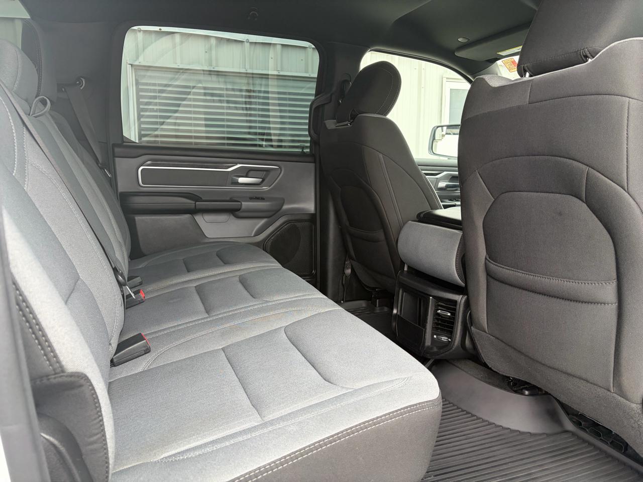 RAM 1500 Big Horn 4x4 Crew Cab 5'7" Box 2021