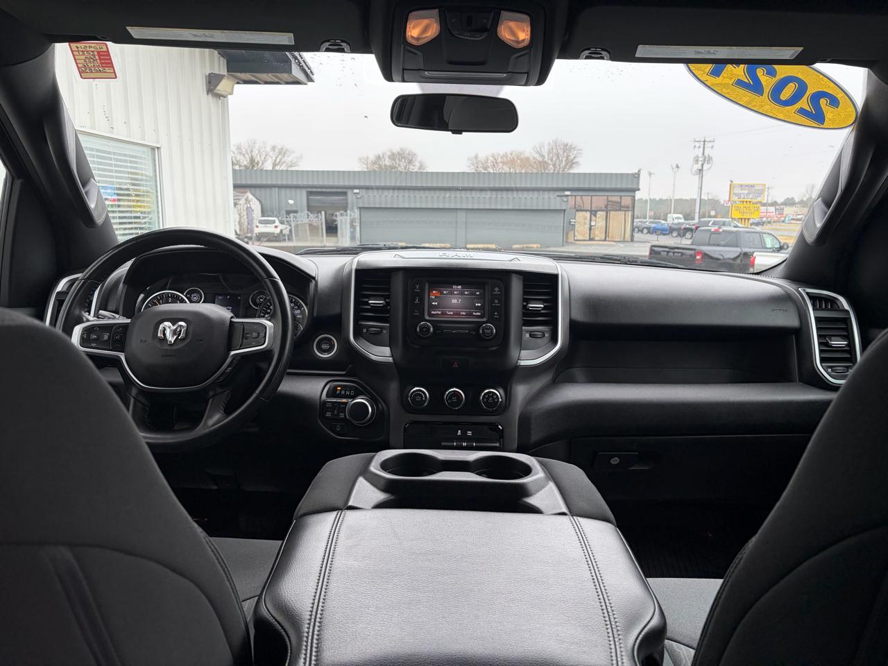 RAM 1500 Big Horn 4x4 Crew Cab 5'7" Box 2021