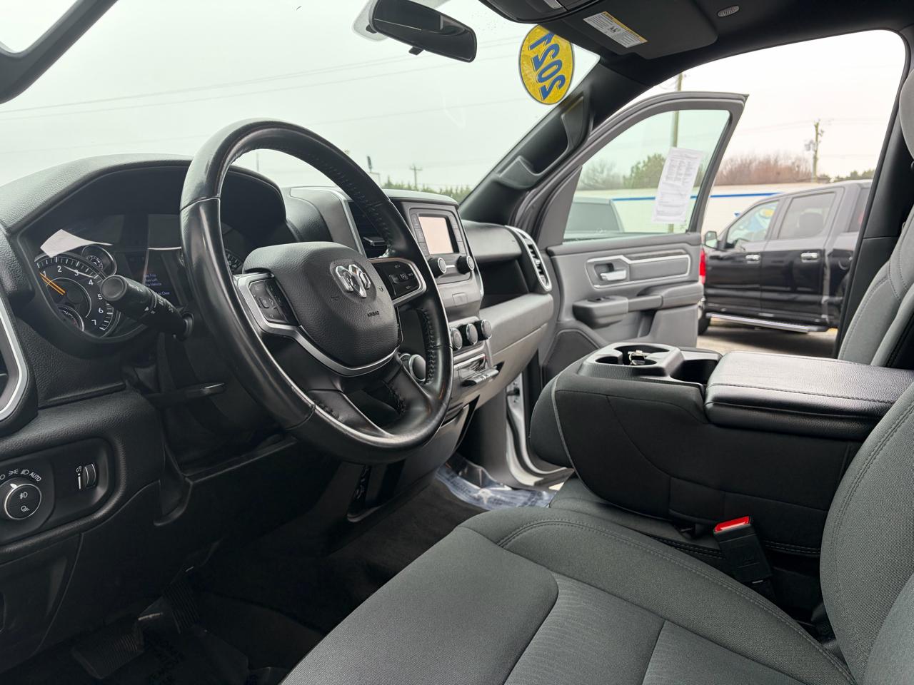 RAM 1500 Big Horn 4x4 Crew Cab 5'7" Box 2021