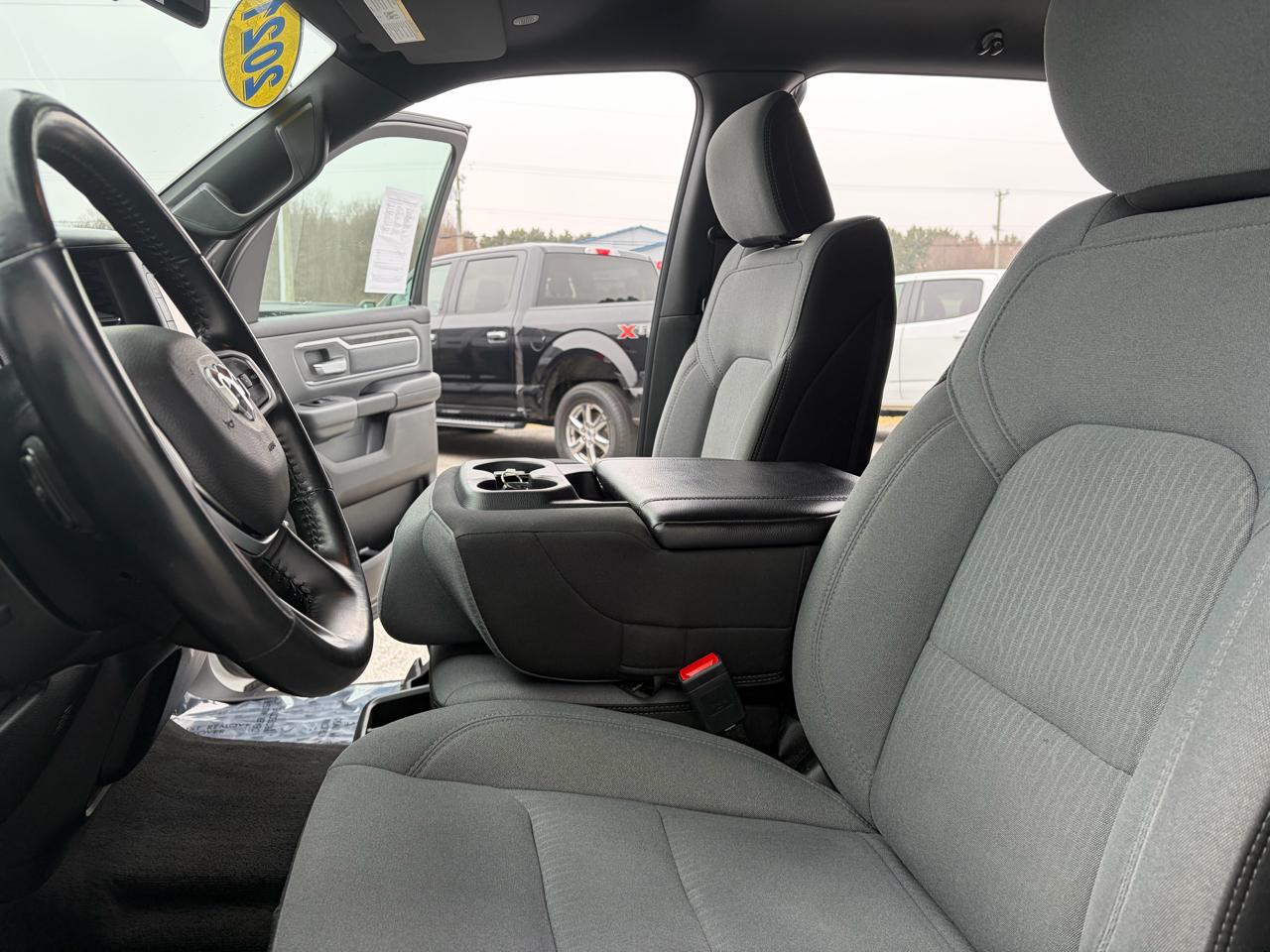 RAM 1500 Big Horn 4x4 Crew Cab 5'7" Box 2021