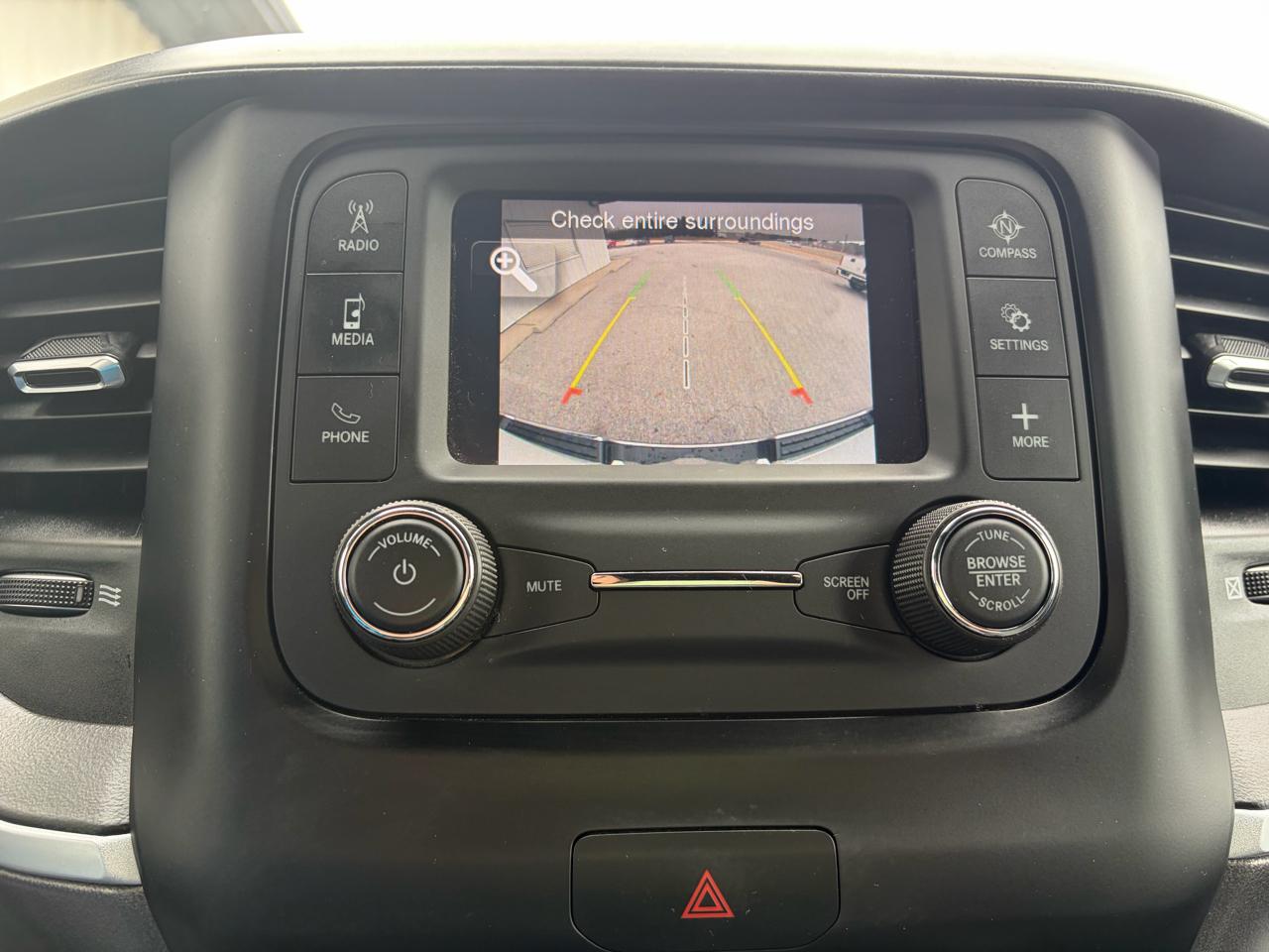 RAM 1500 Big Horn 4x4 Crew Cab 5'7" Box 2021